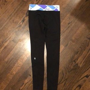 Ivivva by LULULEMON black reversible leggings